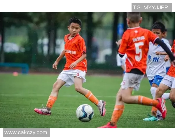 惠州球星汇与中国足球小将激战正酣 共谱未来足球发展新篇章