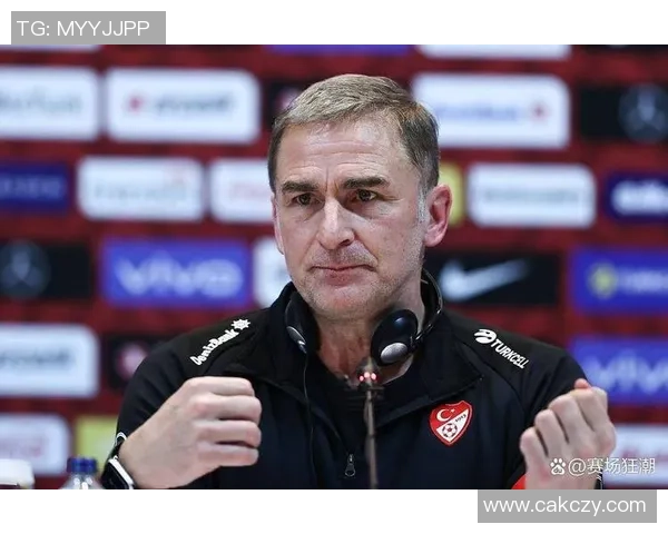 足坛巨星再聚首退役球星友谊赛掀起回忆狂潮 足坛巨星再聚首退役球星友谊赛掀起回忆狂潮